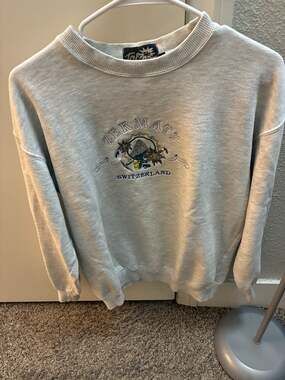 Vintage Top Spirit Zermatt Switzerland Embroidered Edelweiss Crewneck Sweatshirt